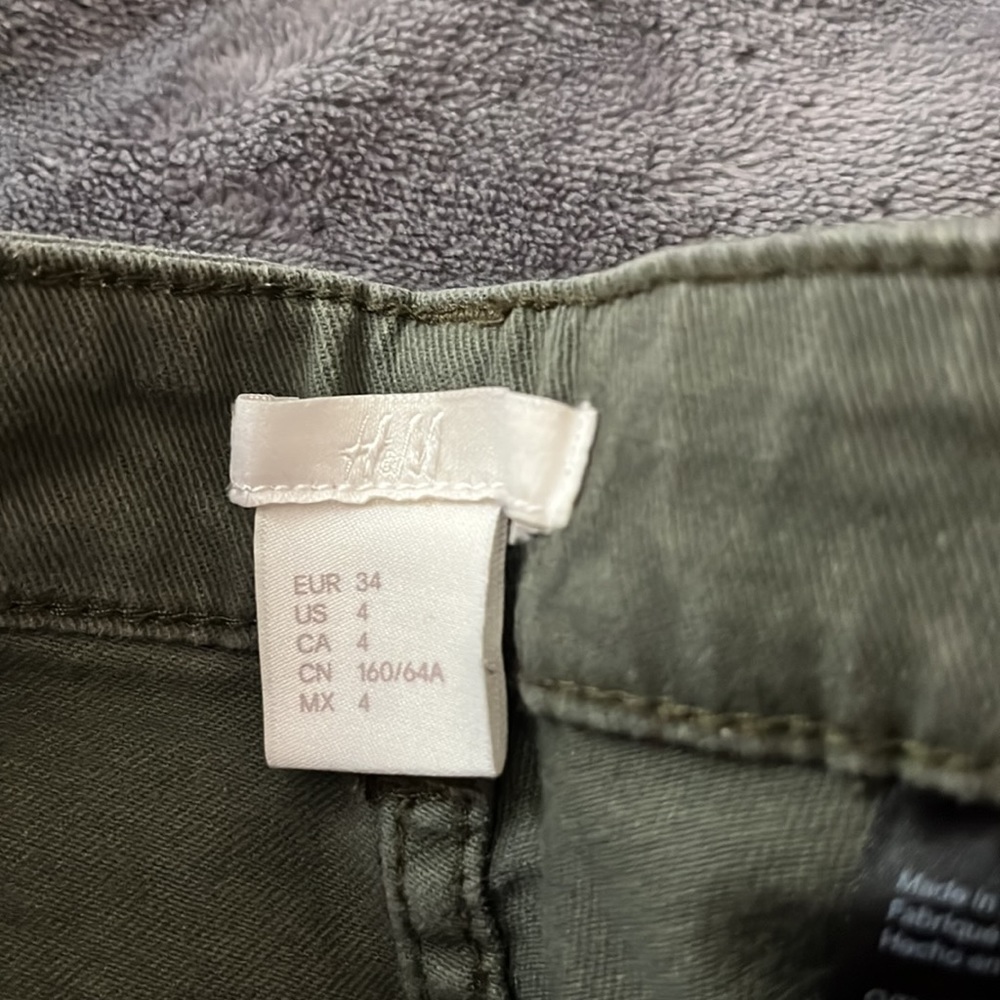 Shorts - Picture 3 of 3